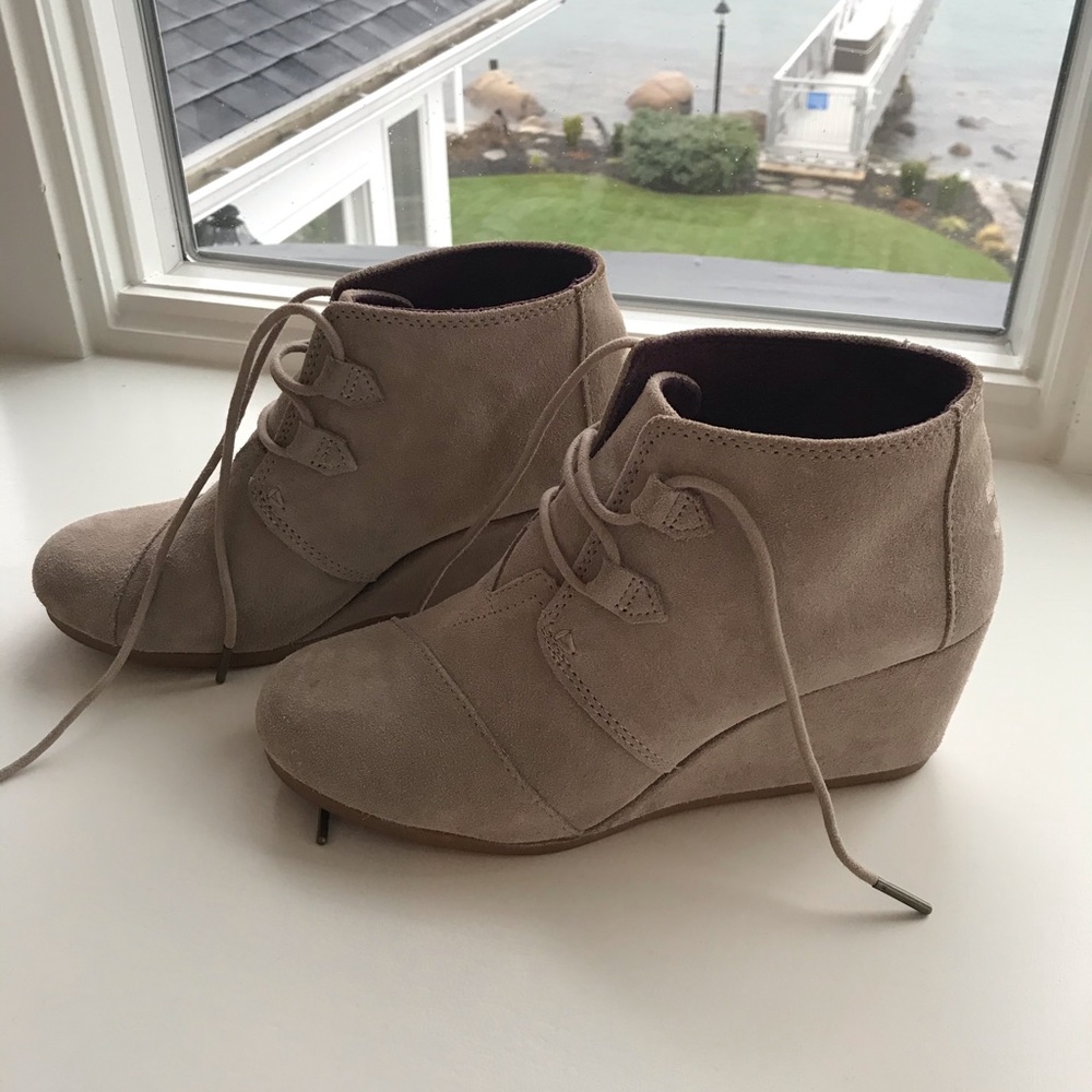Tom’s booties